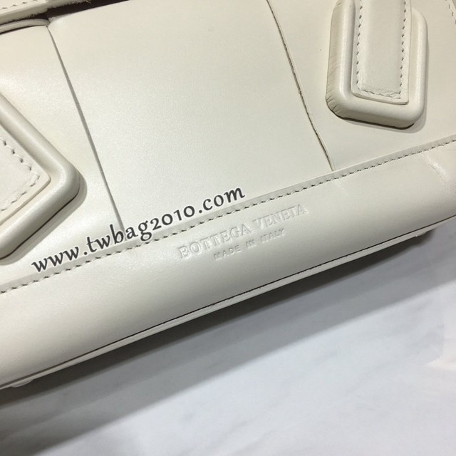 Bottega veneta高端女包 寶緹嘉爆款THE ARCO編織款手提包  BV經典款蝙蝠包  gxz1120